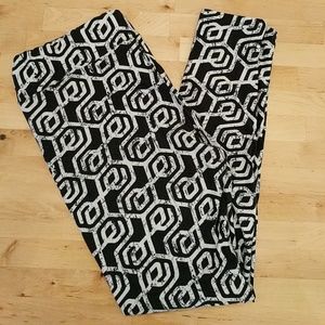 Tall & Curvy LuLaRoe Leggings